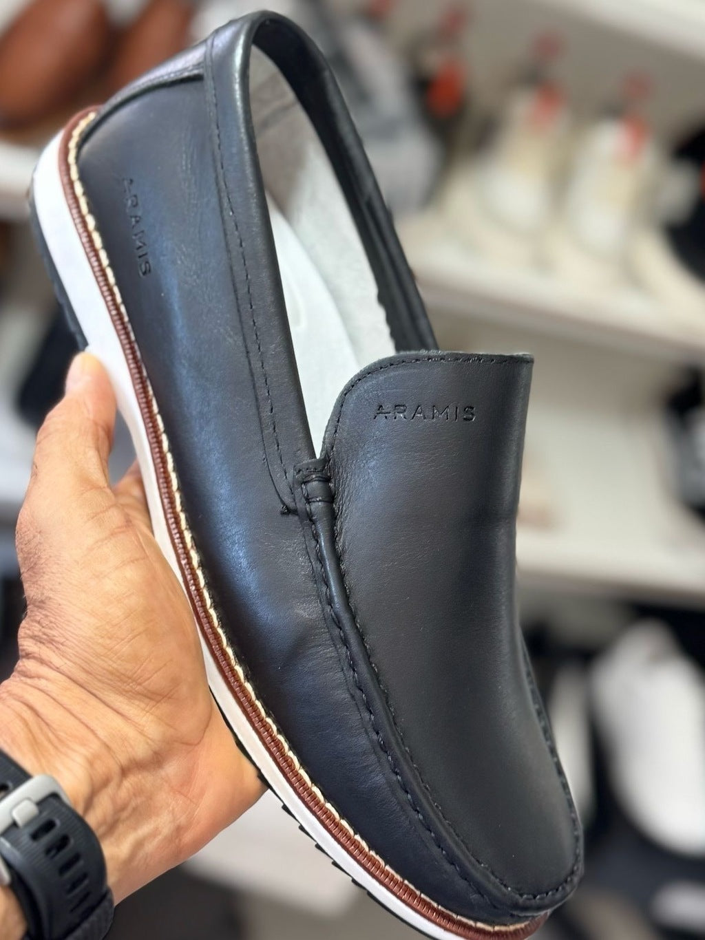 SAPATO COURO ARA.MIS - PRETO